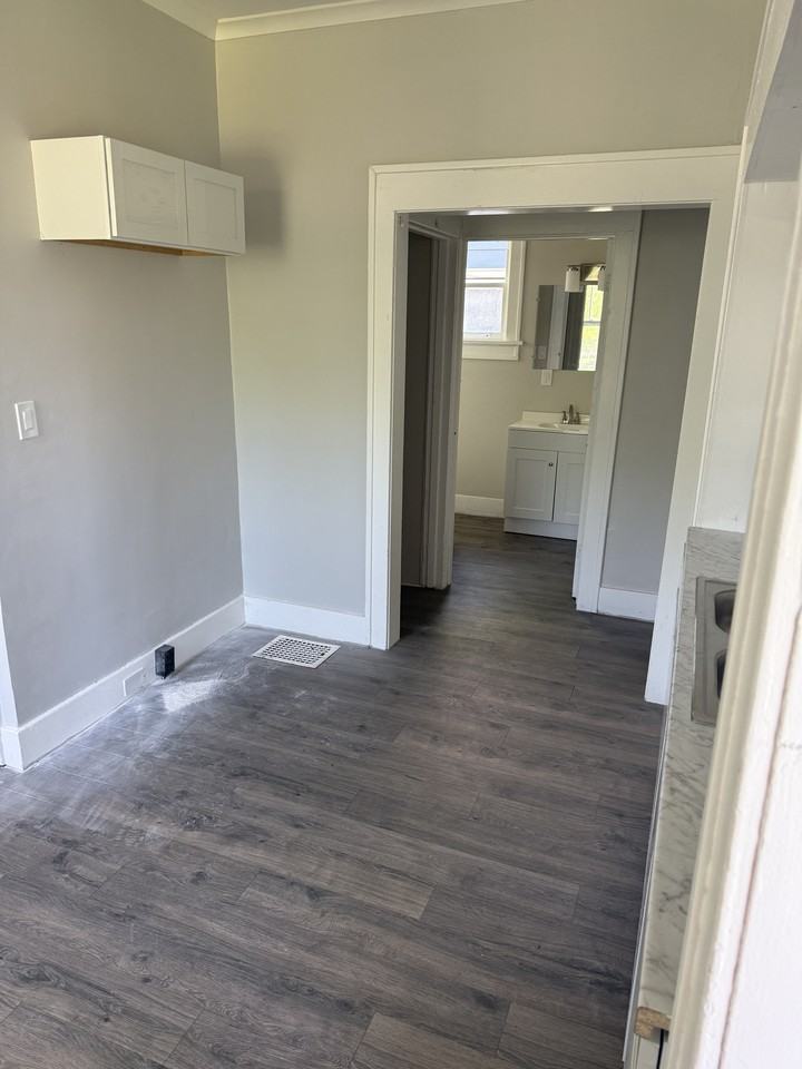 3004 W Meidroth St #1 - Photo 3 of 10