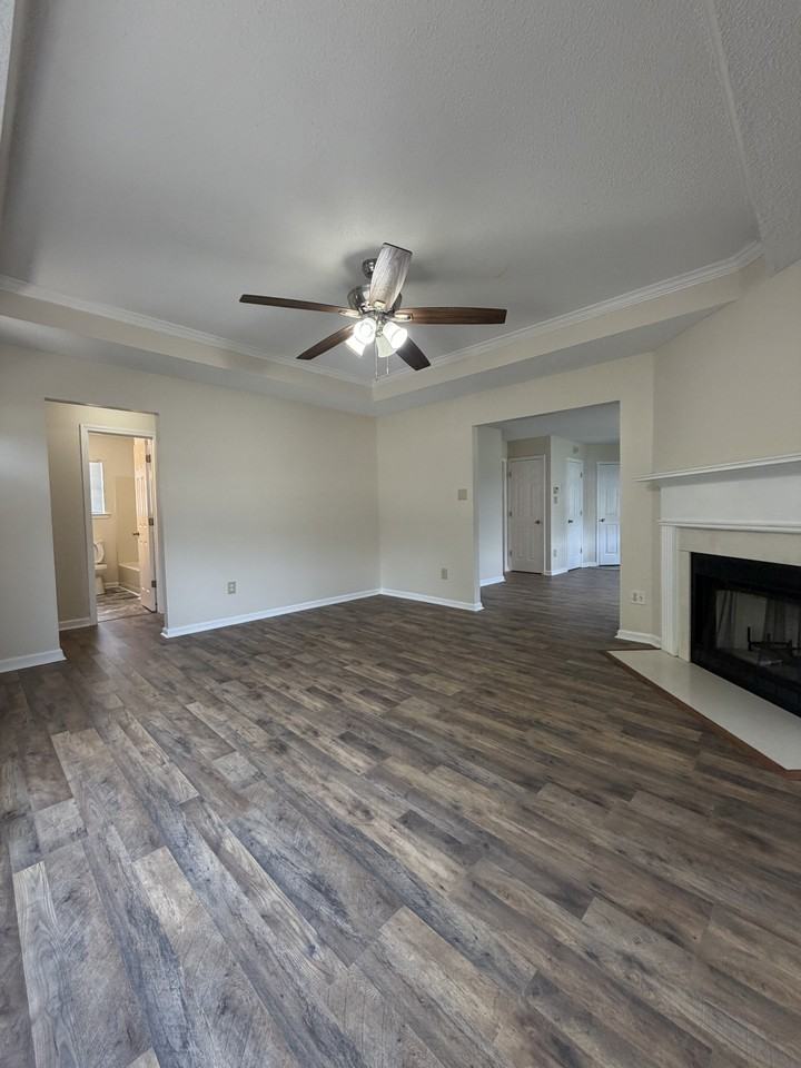 113 Georgetown Blvd #1 - Photo 3 of 18