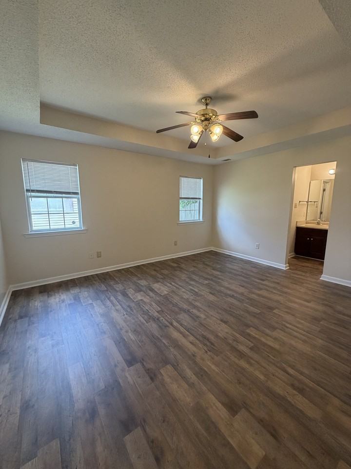 113 Georgetown Blvd #1 - Photo 6 of 18
