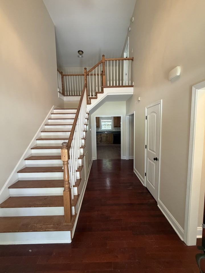 371 Amanda Dr #1 - Photo 2 of 23