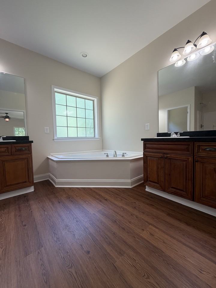 371 Amanda Dr #1 - Photo 5 of 23
