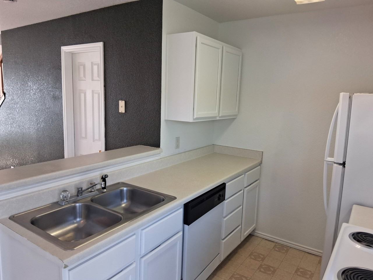 Redstone 5803 - Photo 6 of 12