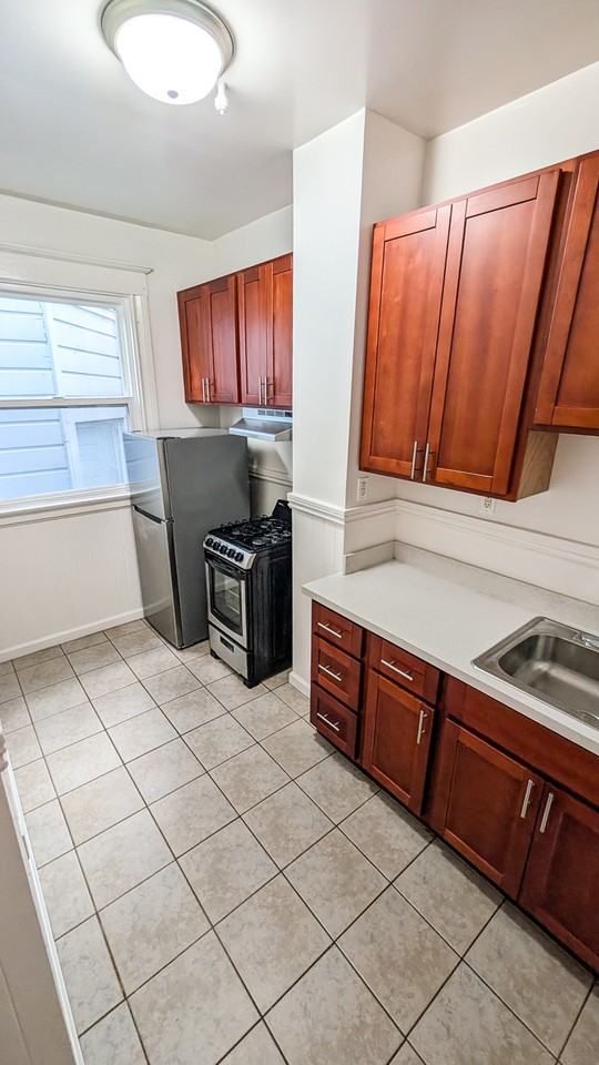 119 Haight - Photo 2 of 8