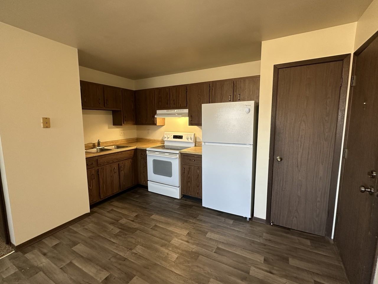 4340 Kennedy Drive - Photo 3 of 10
