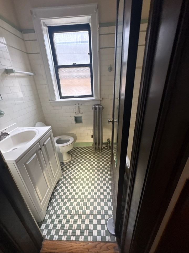 7444 South Langley Avenue - Photo 5 of 16