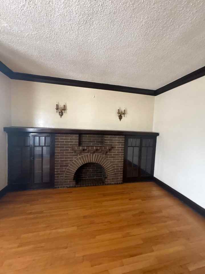 7444 South Langley Avenue - Photo 7 of 16