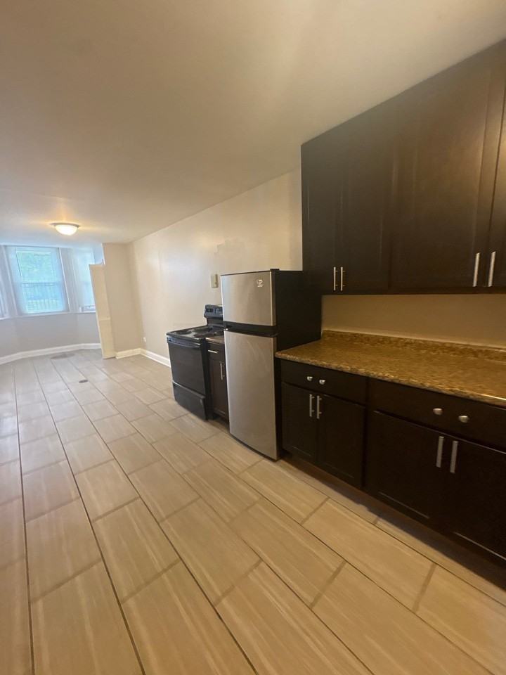 7444 South Langley Avenue - Photo 3 of 8