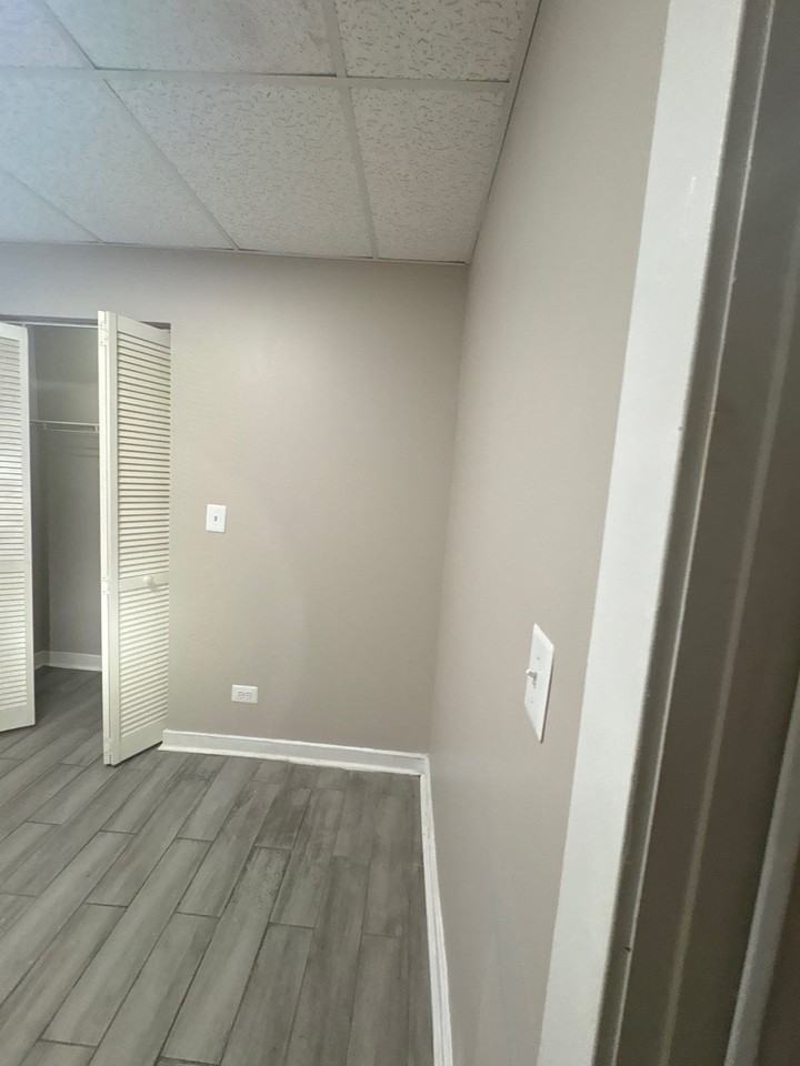 7444 South Langley Avenue - Photo 6 of 8