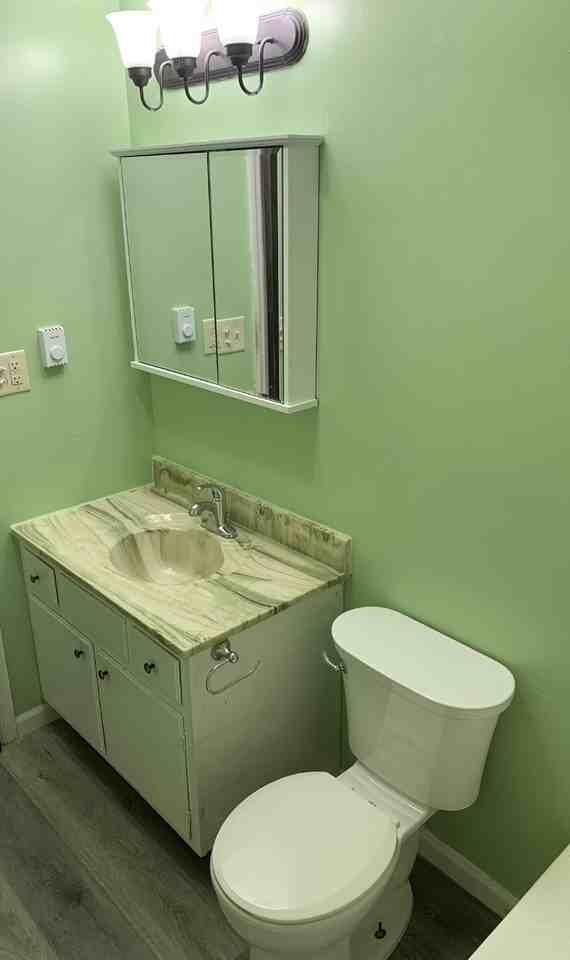1004 South College Street - Photo 4 of 11