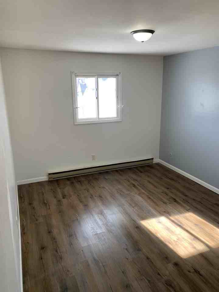 1004 South College Street - Photo 6 of 11