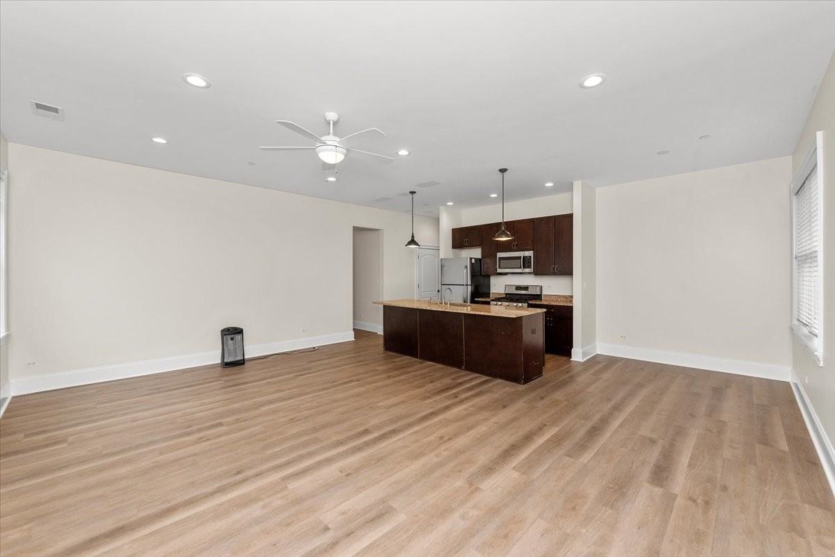 2500 Green Bay Rd #403 - Photo 4 of 17