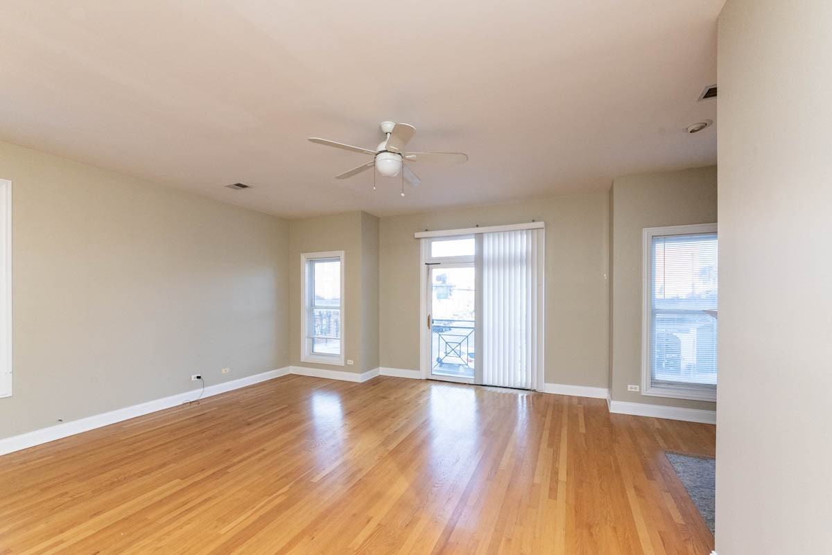 1960 N Damen Ave #3 - Photo 7 of 19