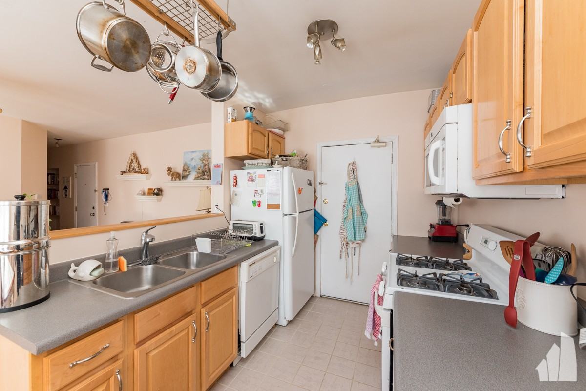 4419 N Lawndale Ave #2B - Photo 2 of 18