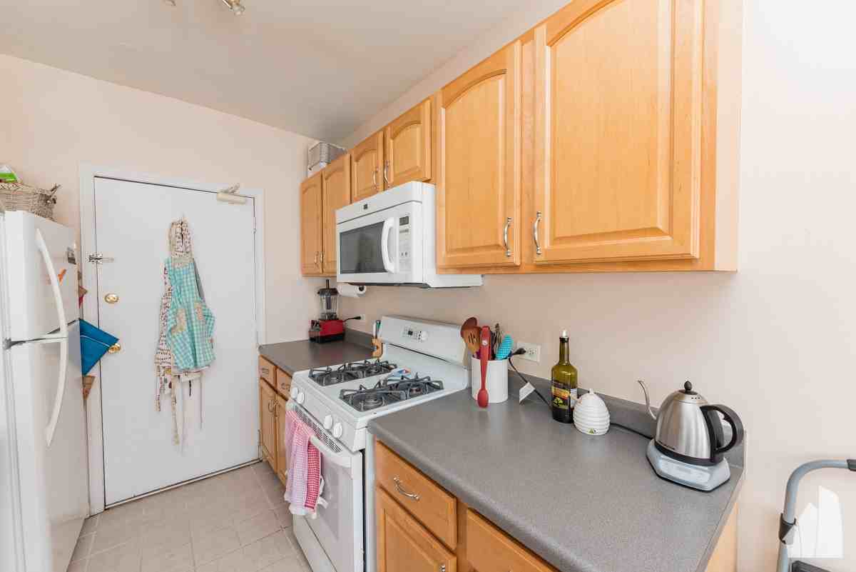 4419 N Lawndale Ave #2B - Photo 3 of 18