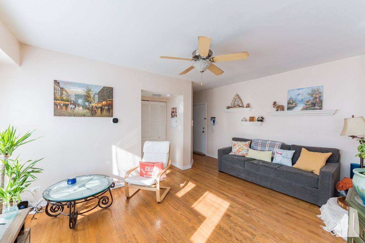 4419 N Lawndale Ave #2B - Photo 6 of 18
