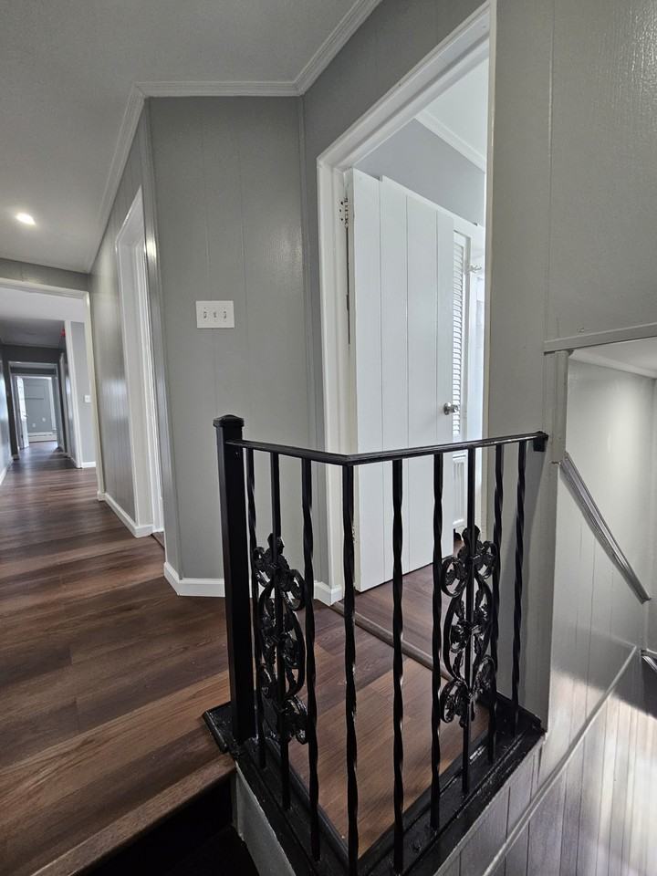 752 East Tioga Street - Photo 2 of 10