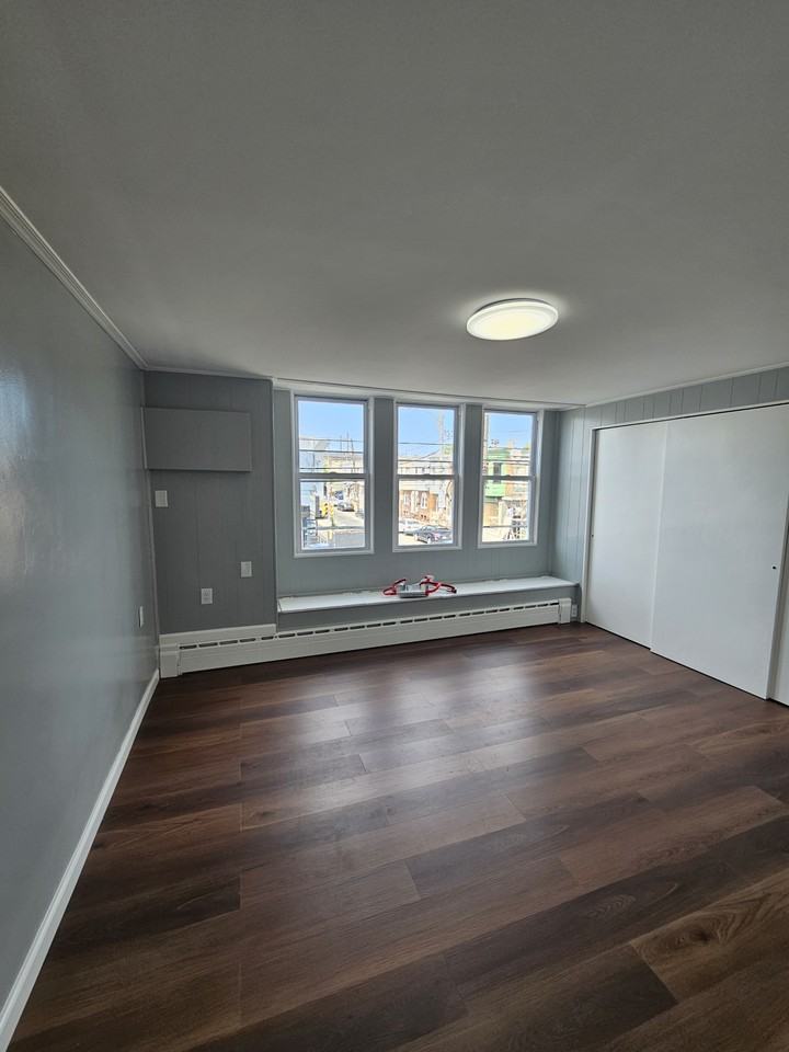 752 East Tioga Street - Photo 4 of 10