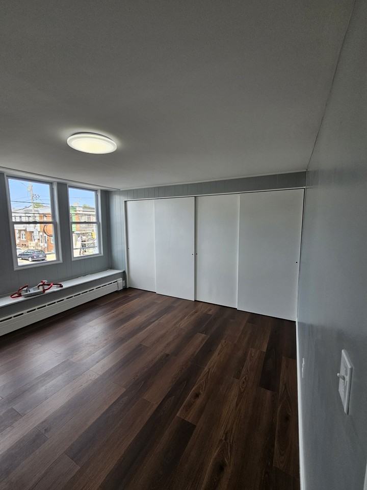 752 East Tioga Street - Photo 5 of 10