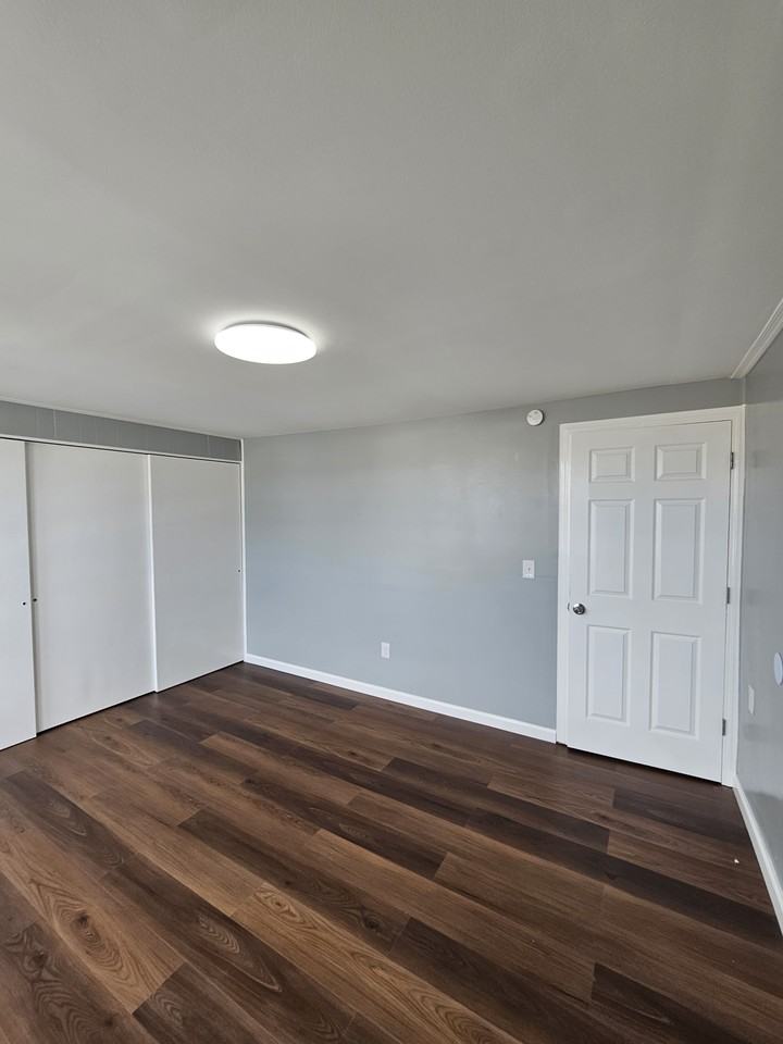 752 East Tioga Street - Photo 7 of 10