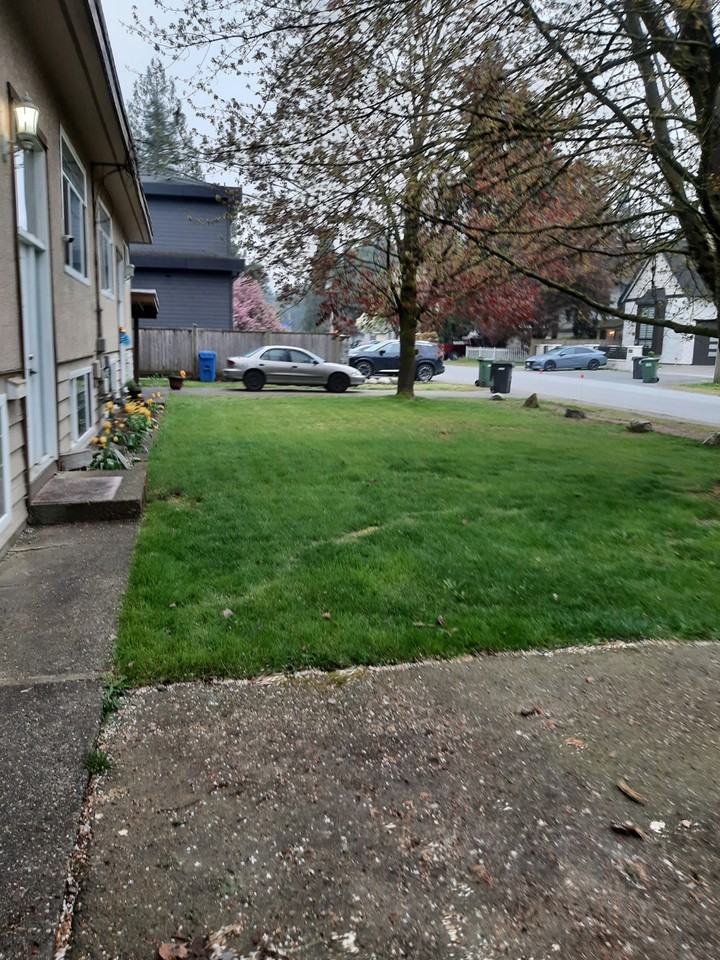 2388 Center Street - Photo 4 of 31