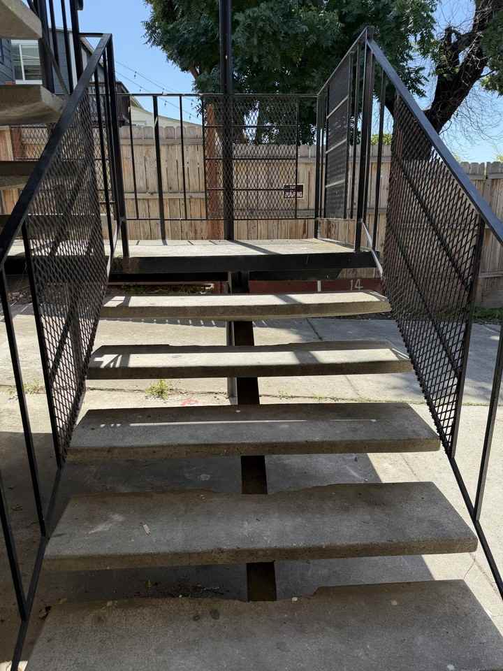 1947 East 22nd Street - Photo 3 of 11