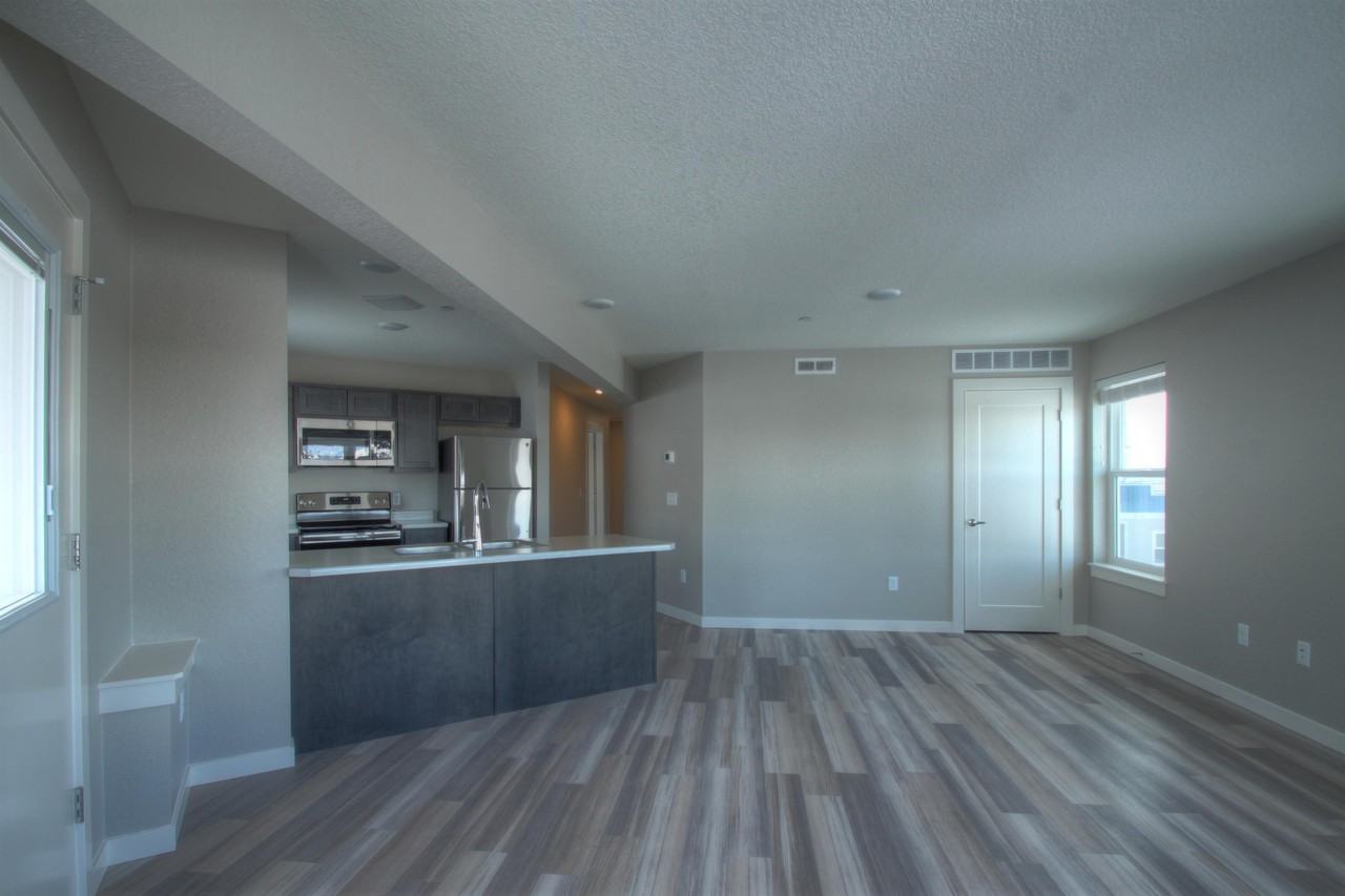 830 Crestmont Way - Photo 4 of 17