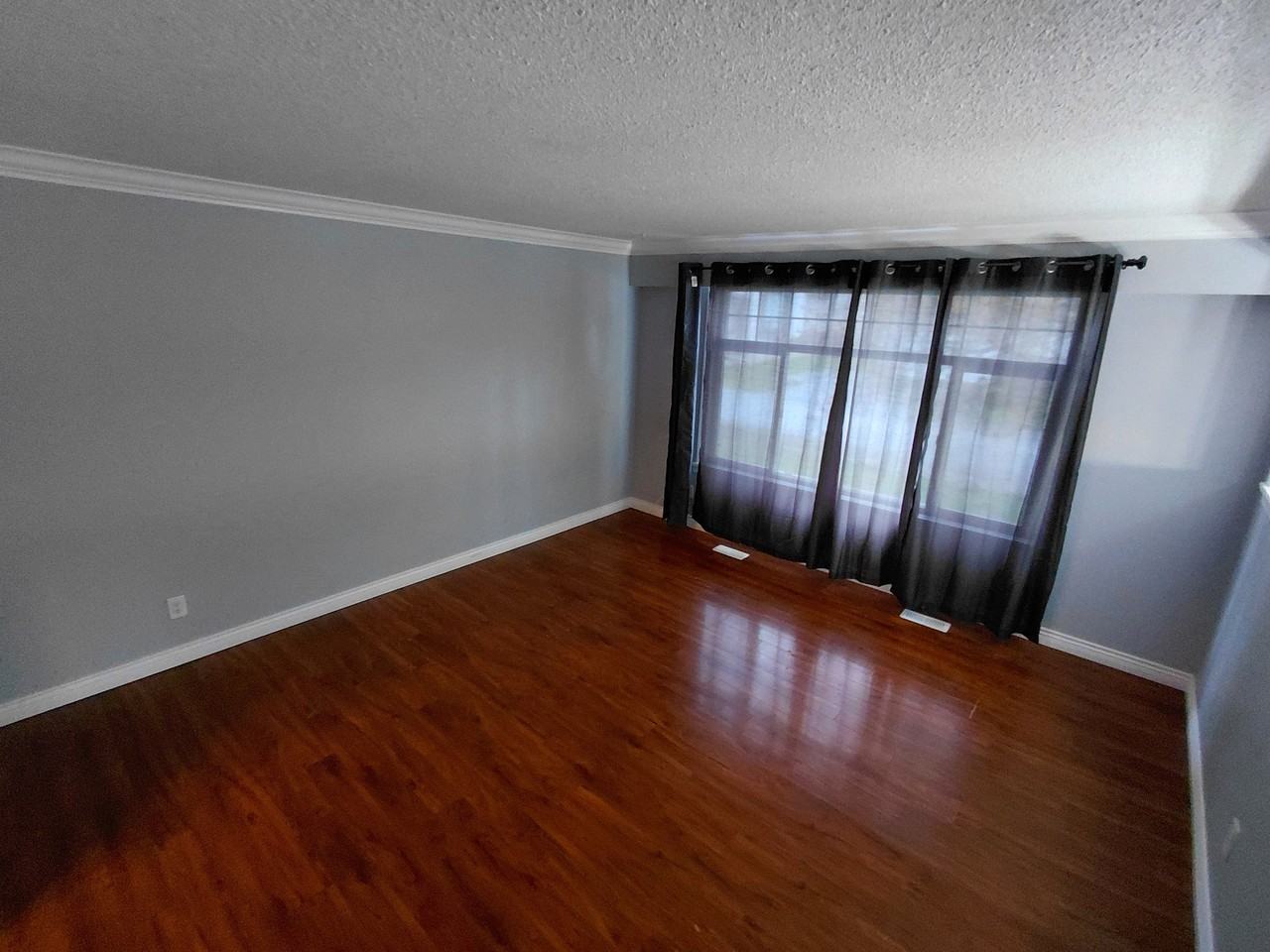 2388 Center Street - Photo 7 of 31