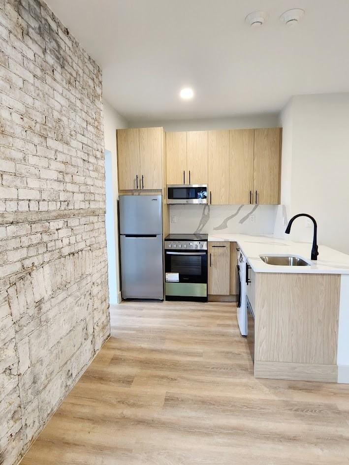 85 Market Street - Photo 2 of 11