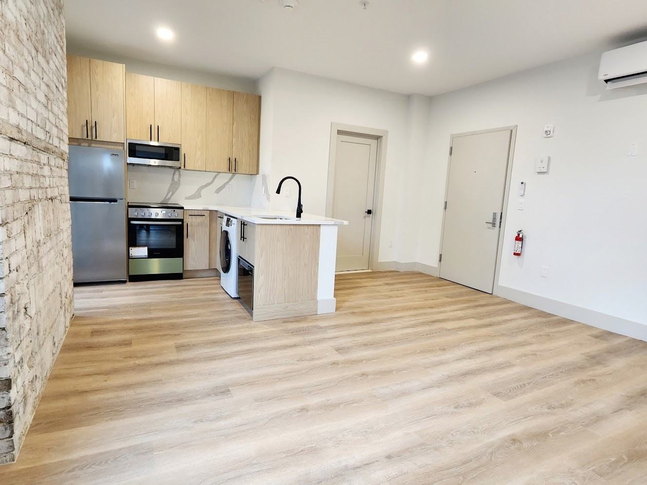 85 Market Street - Photo 3 of 11