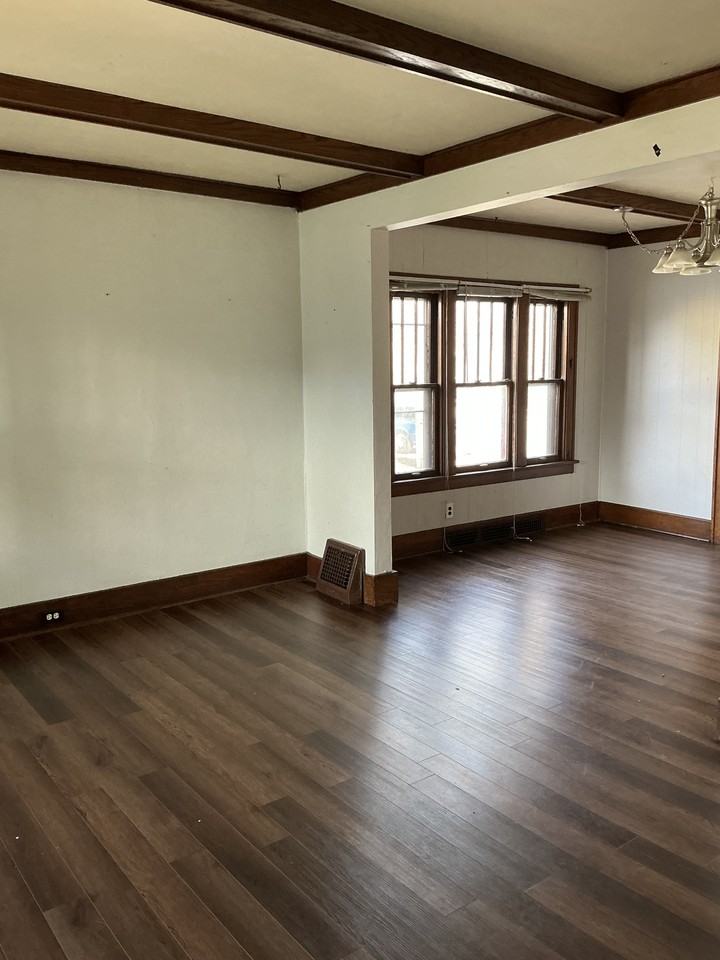 507 10th Ave S #507 - Photo 4 of 11