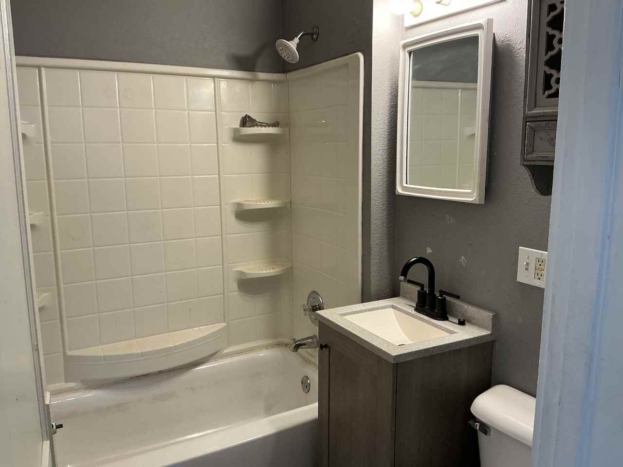 507 10th Ave S #507 - Photo 4 of 9