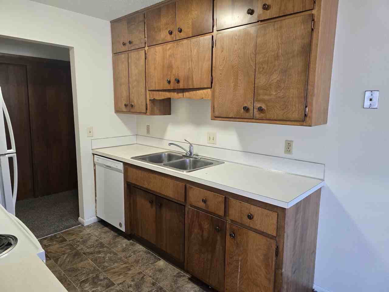 402 30th Ave N #20 - Photo 5 of 14