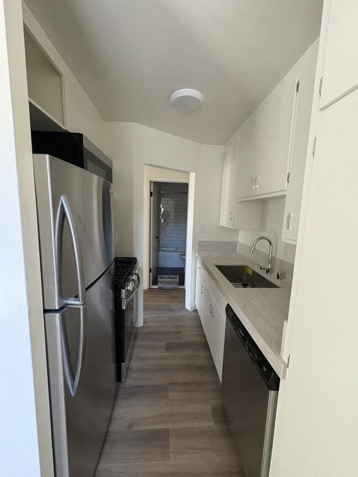 514 - 516 East Oak Street - Photo 6 of 30