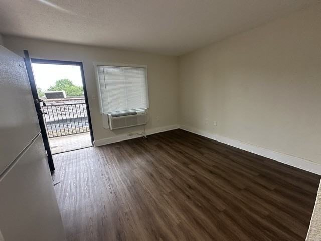 45 South West End Boulevard - Photo 6 of 50