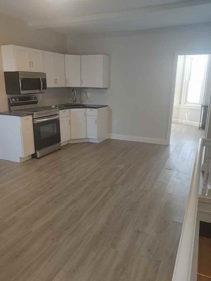 207 East Westmoreland Street - Photo 2 of 10