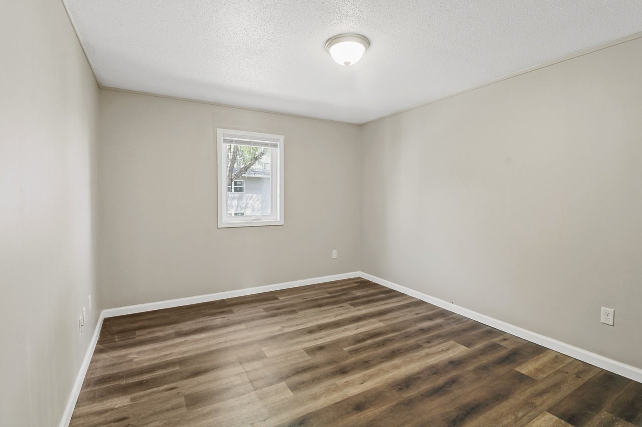 1601 N Willow Rd - Photo 6 of 13