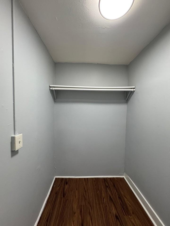 280 Winthrop Avenue - Photo 7 of 11