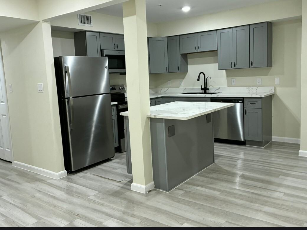 355 North 18th Street Unit 2104 - Photo 7 of 18