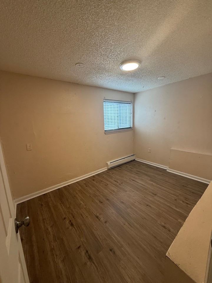 1610 Boston Street - Photo 5 of 11