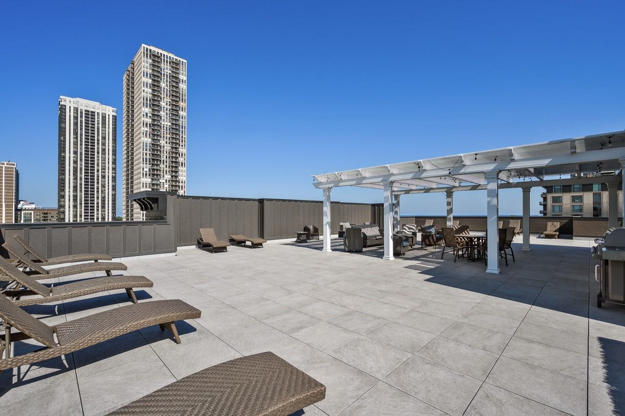 159 W North Ave - Photo 4 of 6
