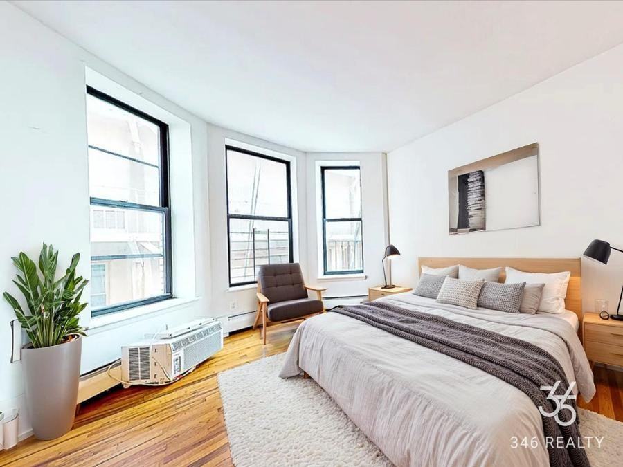 344 Cabrini Blvd - Photo 2 of 4