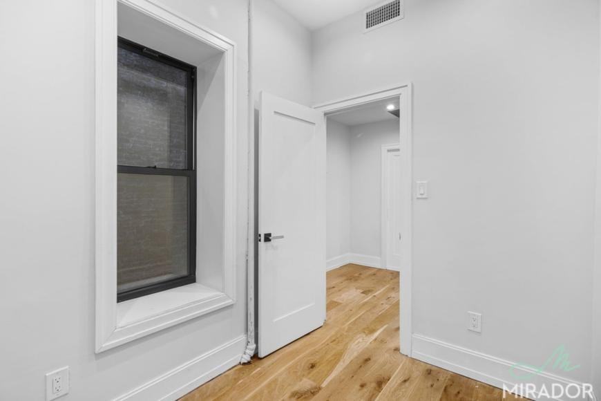 221 E 10th St - Photo 6 of 10