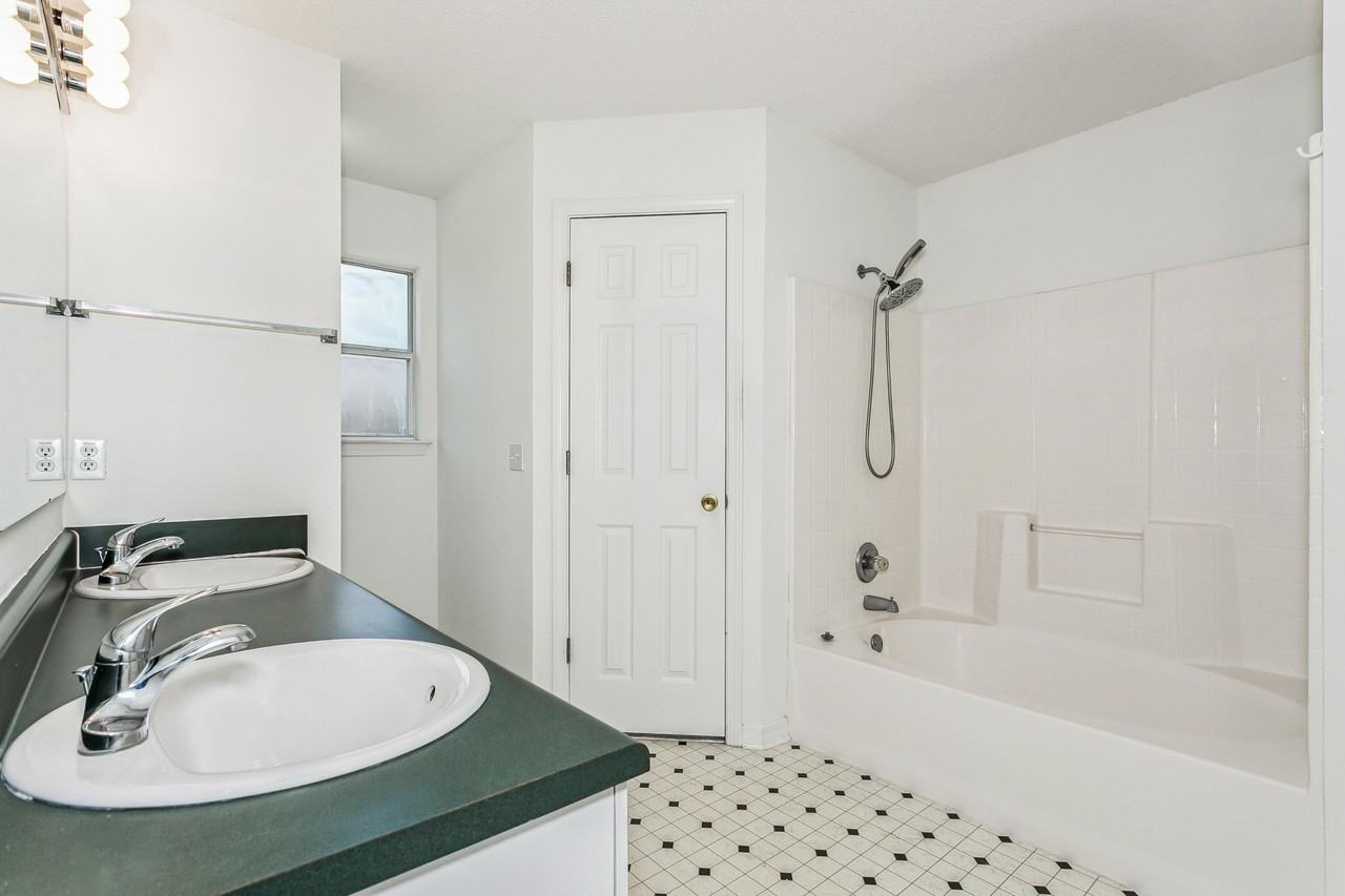 9523 Parker Place Dr #1 - Photo 7 of 8