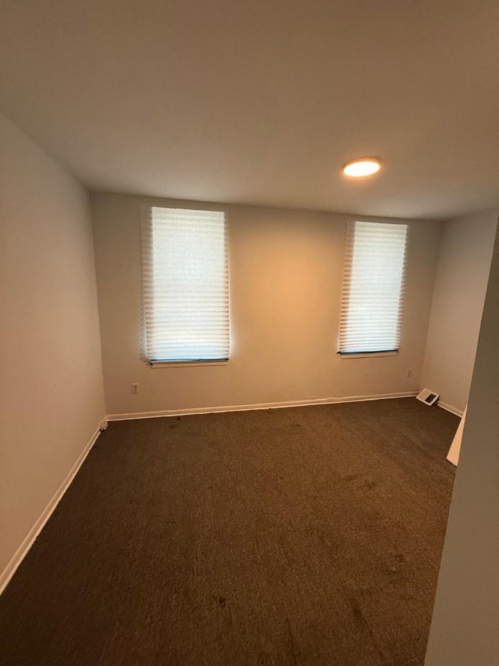 420 N Wilton St #1 - Photo 3 of 13