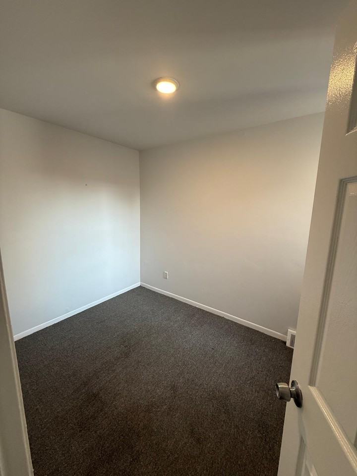 420 N Wilton St #1 - Photo 5 of 13