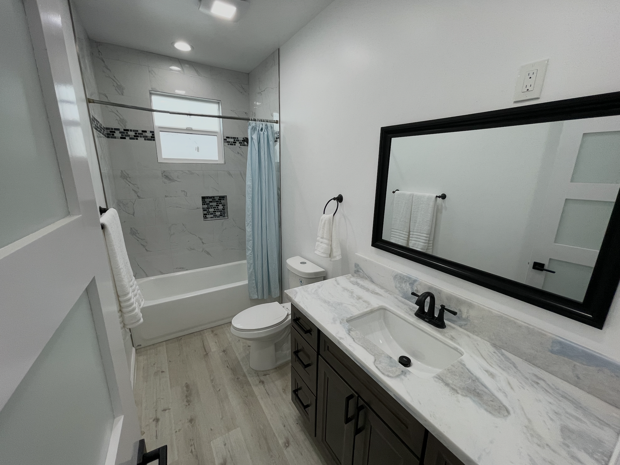4327 Clairemont Dr #4327 - Photo 2 of 8