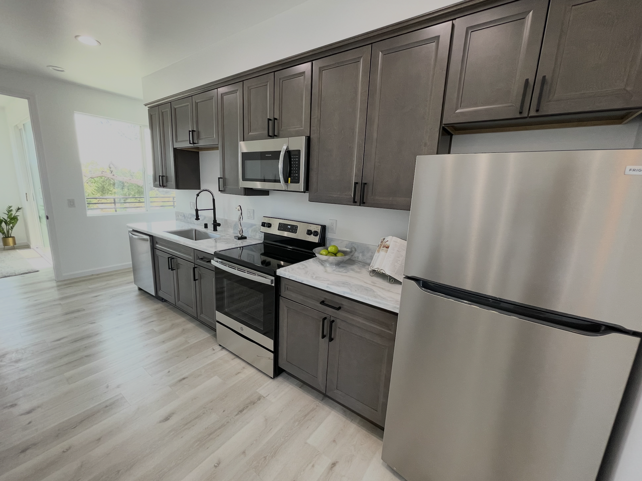 4327 Clairemont Dr #4327 - Photo 4 of 8