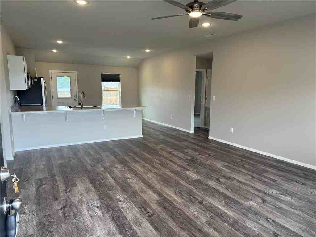1012 Patricia Ln - Photo 2 of 19