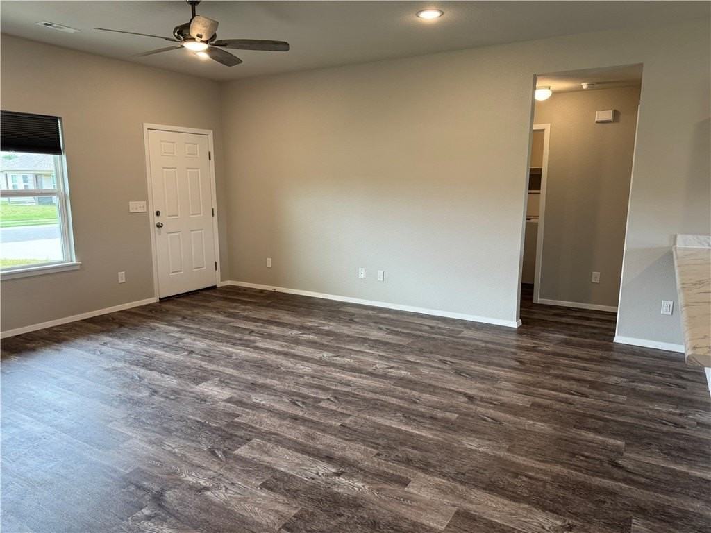 1012 Patricia Ln - Photo 3 of 19