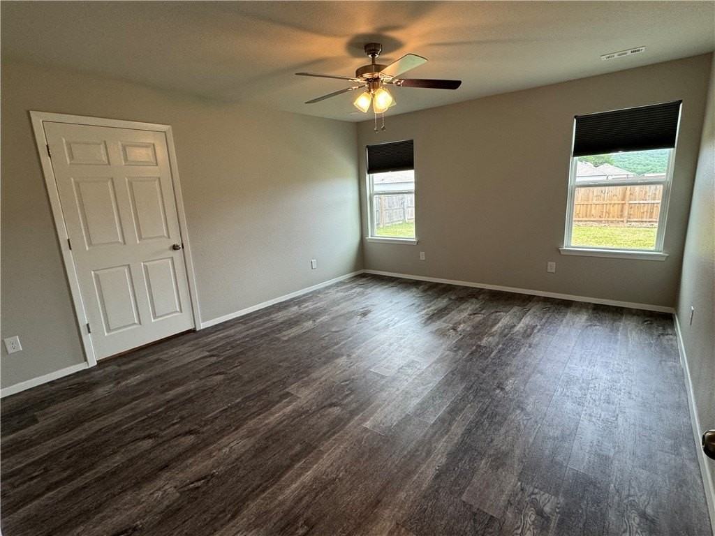 1012 Patricia Ln - Photo 7 of 19